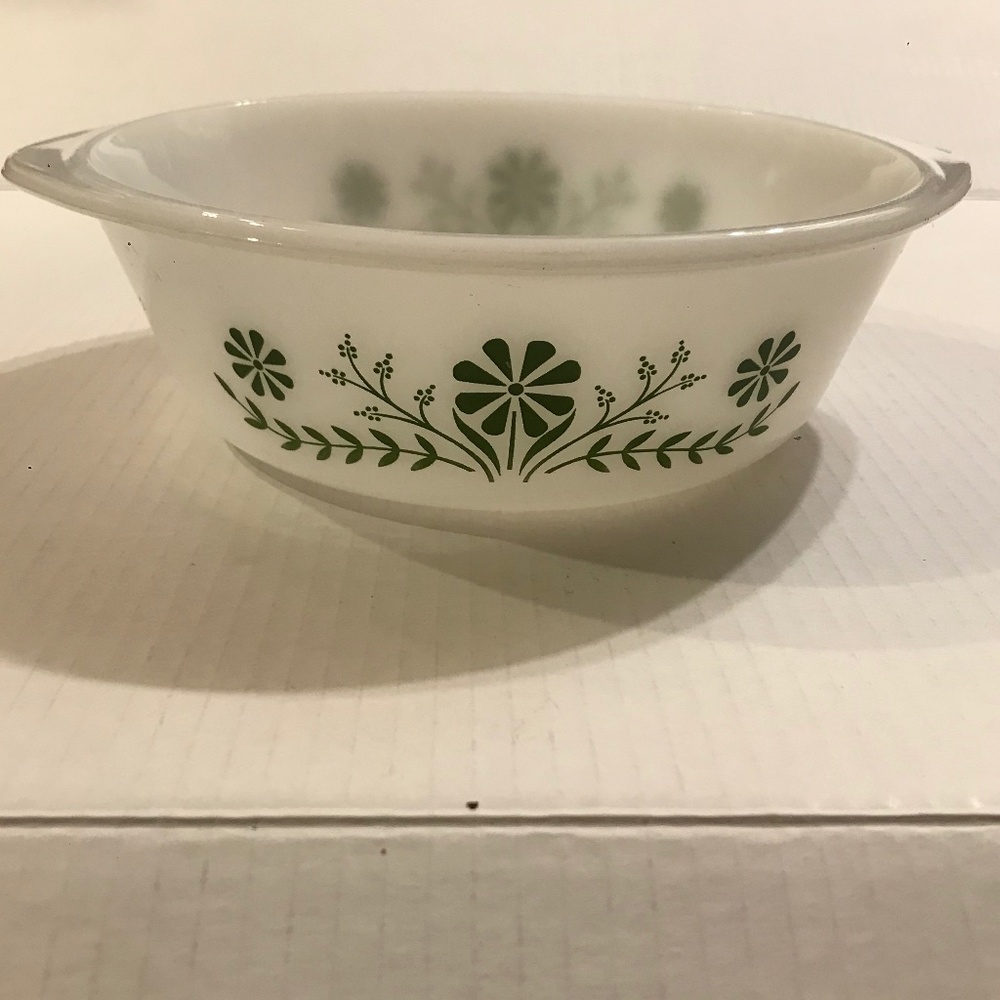 Glassbake Green Daisies  Round 2 Quart Casserole Dish 9”